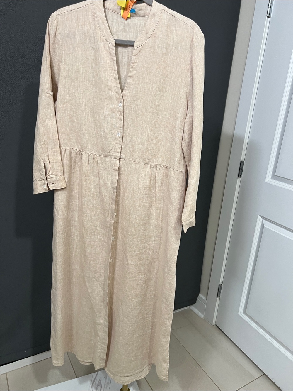 J. McLaughlin Long Linen Button-Front Midi Dress in Tan